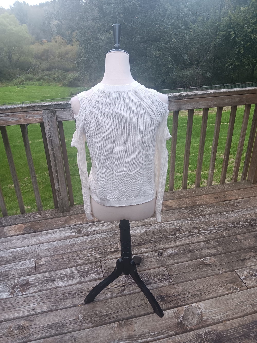 Ambiance Apparel Cream Cold Shoulder Cutout Long Sleeve Knit Sweater NWOT Small - Picture 4 of 5